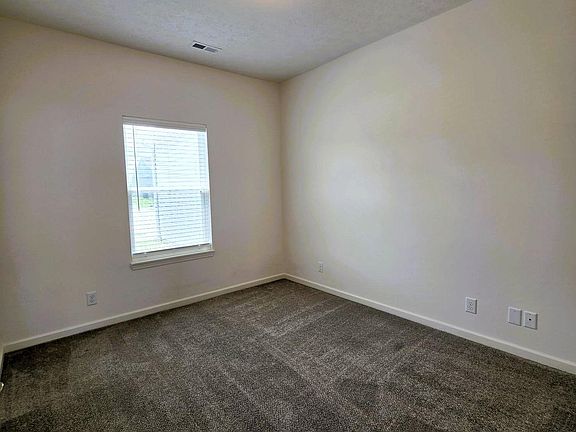 3rd image of 1172 Colcester Ln