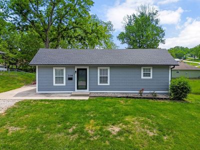 208 N Independence St, Pleasant Hill, MO, 64080