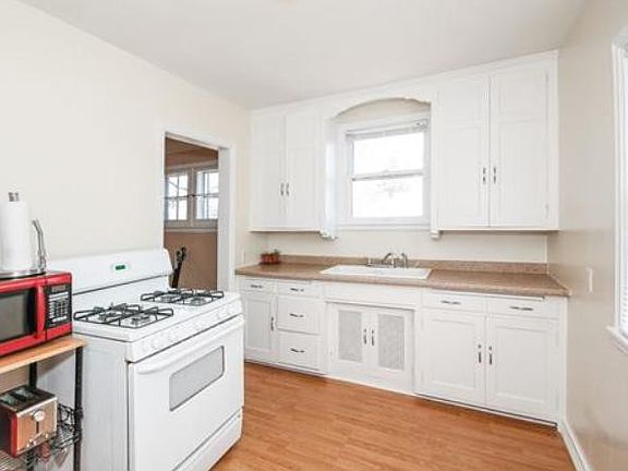 4th image of 4308 Irving Ave N