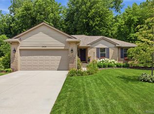 29939 Sugar Creek Dr, Chesterfield, MI 48047