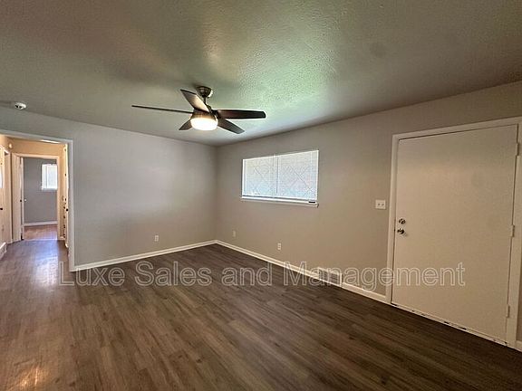 3rd image of 407 W Fairchild Dr