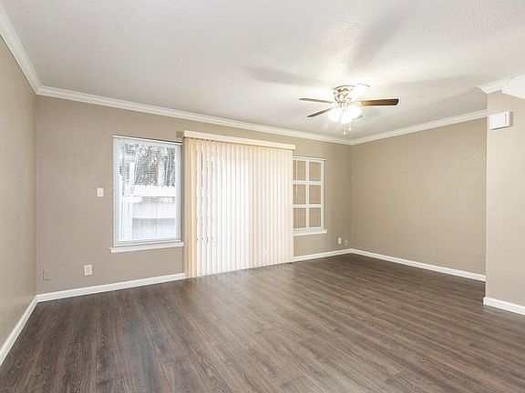 3rd image of 5632 Hillsdale Blvd