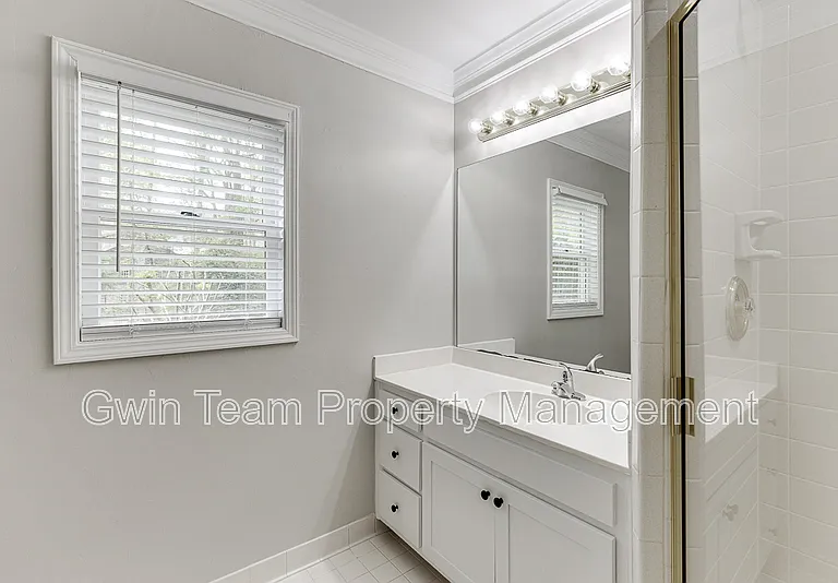 9345 Riverclub Pkwy — Photo 39