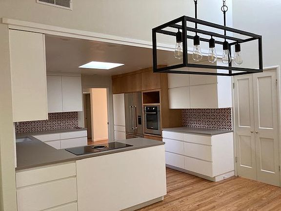 5th image of 532 Placitas Ave