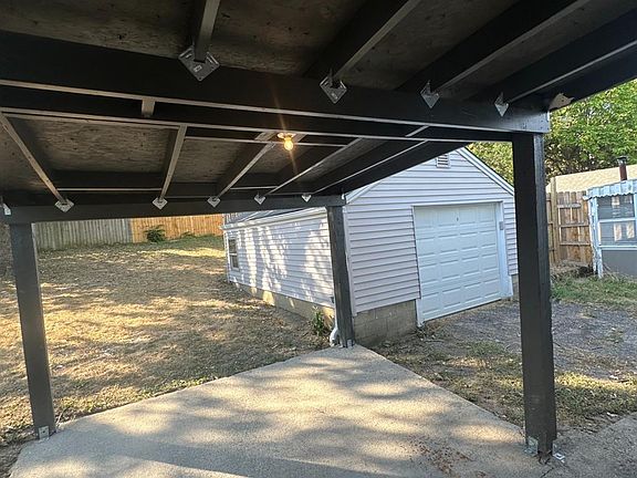 5th image of 707 Shepherd Ave