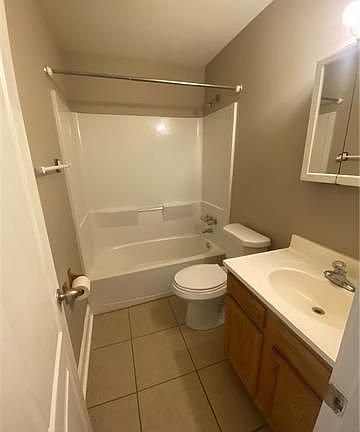 5th image of 3120 Pakenham Dr
