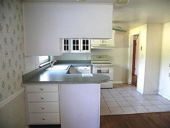 4th image of 5826 Crestview Ave