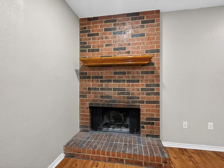305 Cambridge Dr #305 — Photo 11