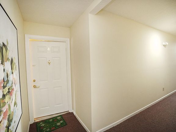 5th image of 165 Green River Dr APT 4