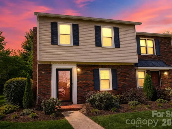 2705 N Center St APT 36, Hickory, NC 28601