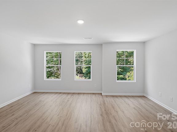 4th image of 236 Landers Chapel Rd