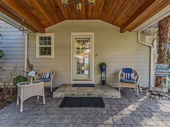 4th image of 319 Chemainus Rd