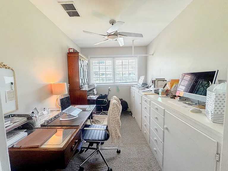 11451 Parkchester Dr — Photo 20