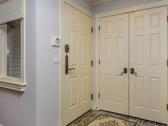 2nd image of 623 N 5th Ave