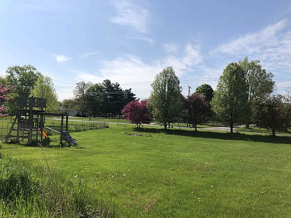 2nd image of 51977 Buckwillow Ct