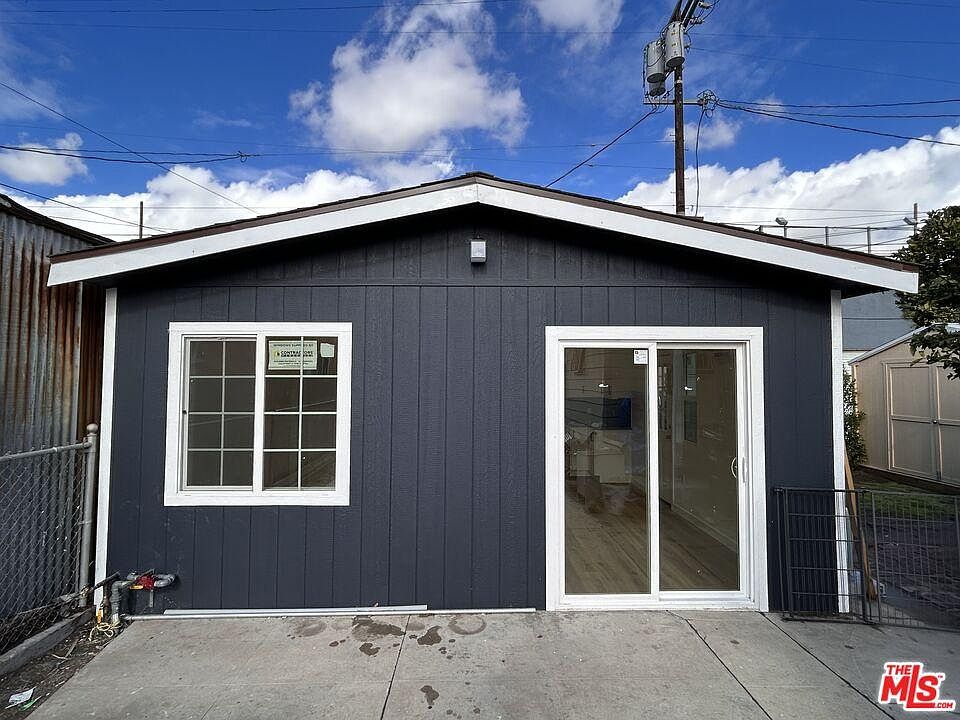 1st image of 1517 W 58th Pl