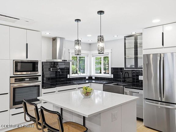 5th image of 2039 Candlewood Ln