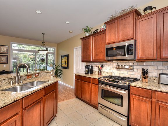 4th image of 410 County Road Nn E Unit 3