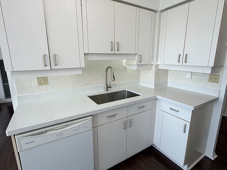 175 Bamburgh Cir #1609 — Photo 3