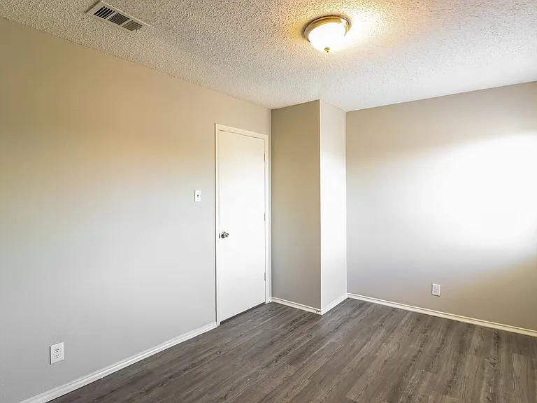 4803 Glen Valley Dr — Photo 11