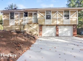 3008 S 1st St, Blue Springs, MO 64014