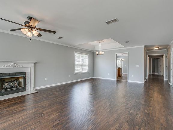 2nd image of 662 Forest Glen Cir