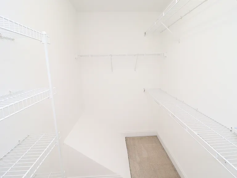 36 W Trafalgar Ct — Photo 22