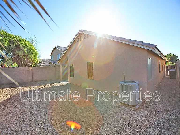 8570 W Rue De Lamour — Photo 27