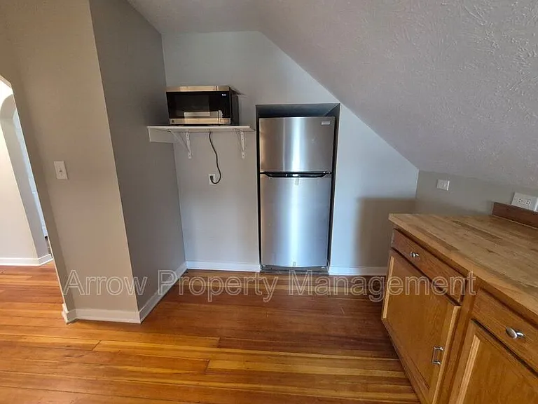 2727 P St #4 — Photo 4