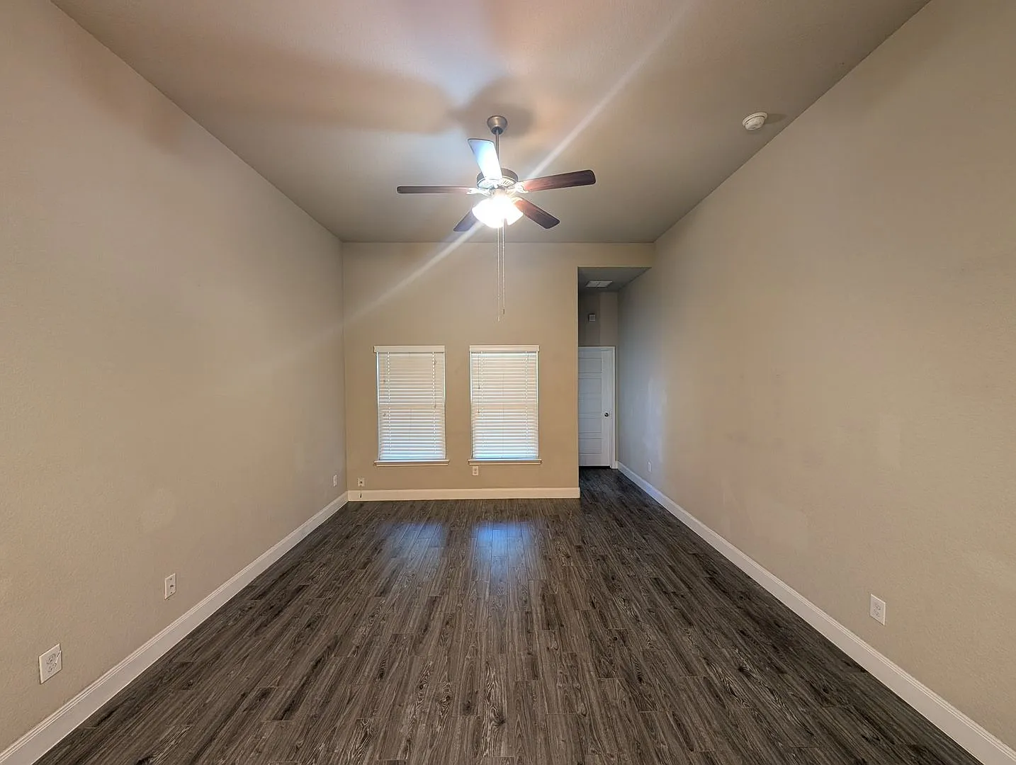 Less than 1 Mile to Gruene / Fridge Included/ Gas Cooking / Covered Patio / CISD — Photo 4