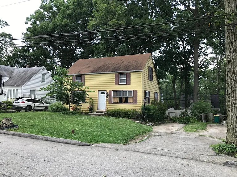 551 Woodside Ave — Photo 1