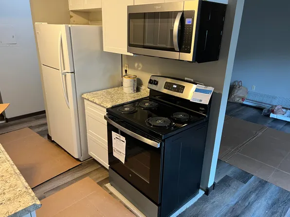 706 Old Settlers Trl APT 1, Hopkins, MN 55343