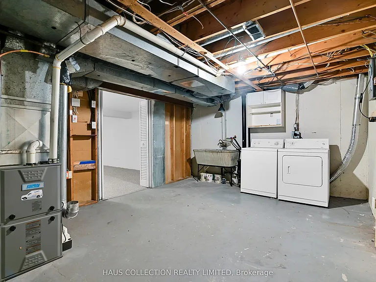 884 Walkley Rd — Photo 36