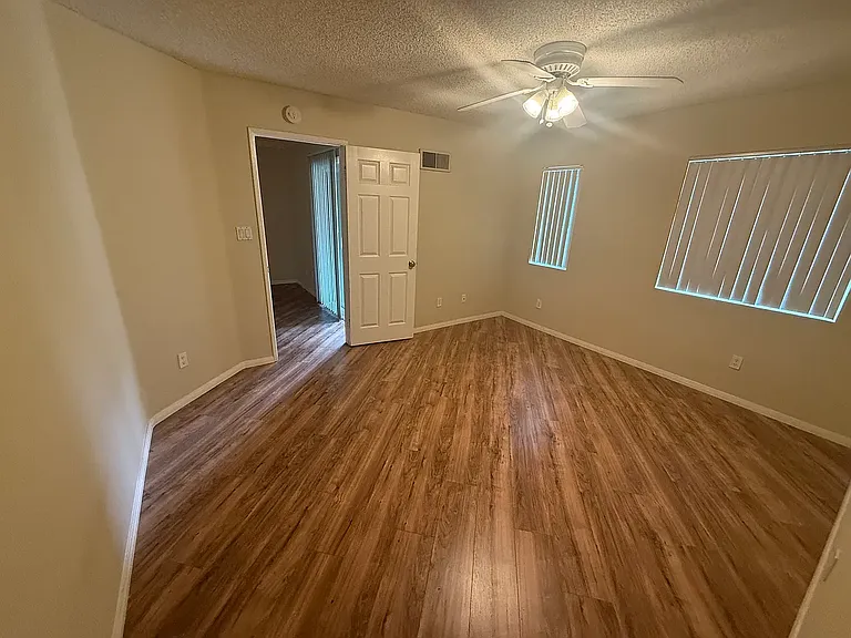7405 Charmant Dr #1913 — Photo 9
