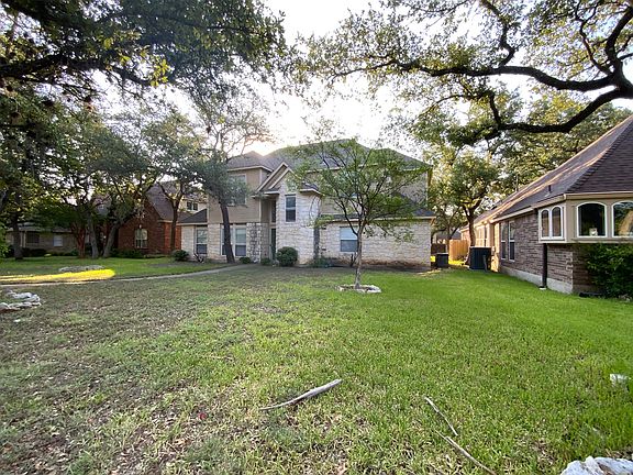 3rd image of 514 Oakwood Blvd