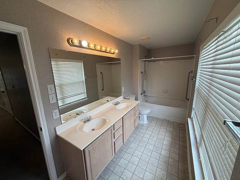 10838 Larson Cavern — Photo 25