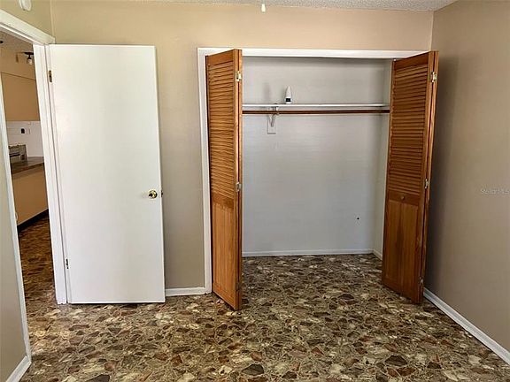 4th image of 1903 Park Manor Dr
