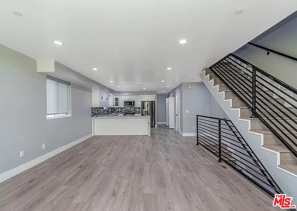 5 bed, 5.0 bath, 2533 sqft, $6,000 — Photo 1