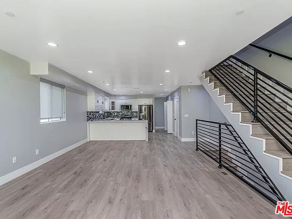 1st image of 1947 N Vista Del Mar Ave