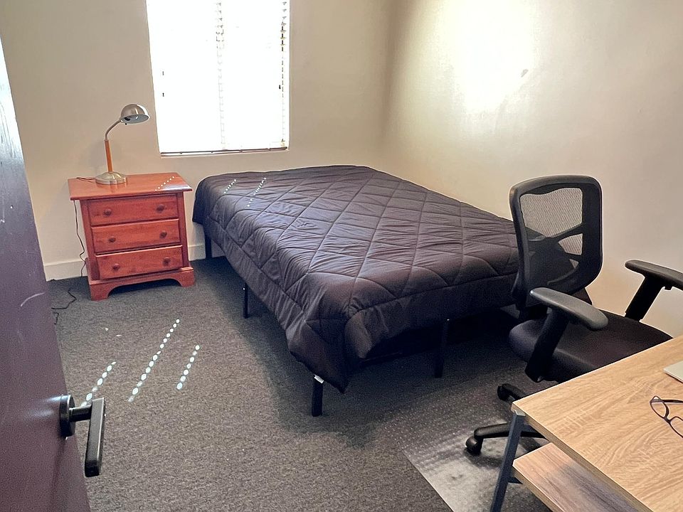 1st image of 4213 N Westview Dr #2