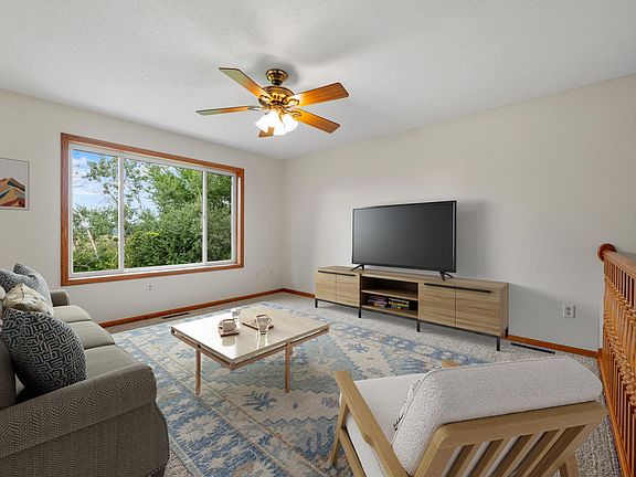 4th image of 435 Garfield St