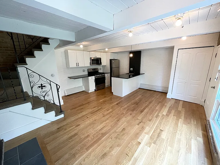 4855 N Hermitage Ave #7 — Photo 1