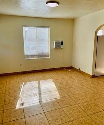 4th image of 3749 N Stone Ave