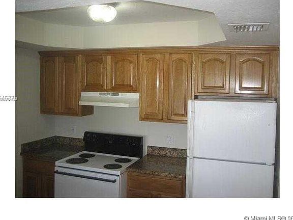 3rd image of 2647 NW 25th Ave APT 305