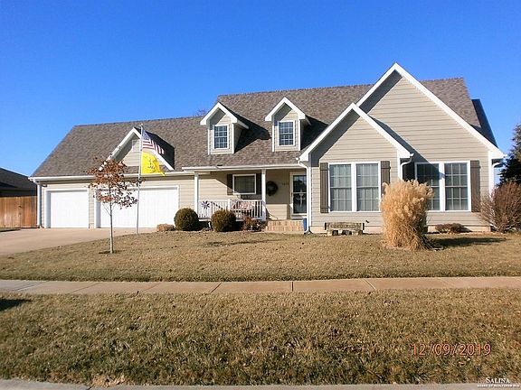 3rd image of 1615 Tanglewood Ln