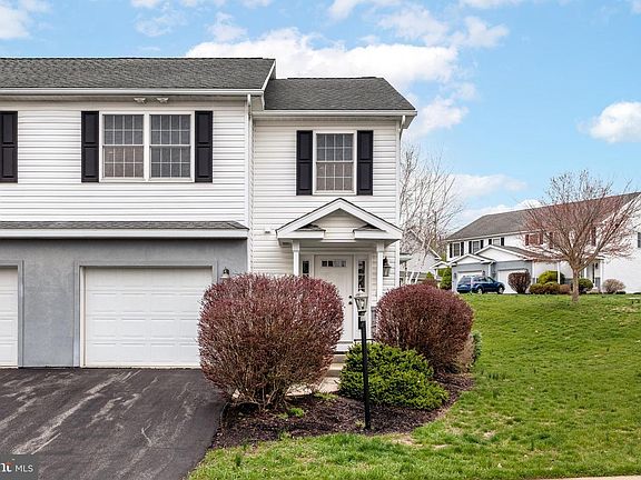3rd image of 109 Skyview Dr