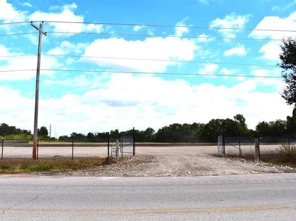 8911 Fm 524 Rd, Sweeny, TX 77480