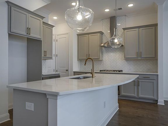 3rd image of 101 Bastille Way SE