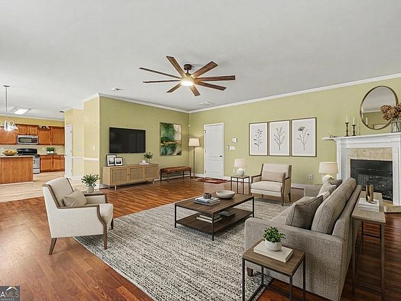 3rd image of 1420 Rose Terrace Cir