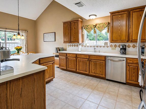 4th image of 12900 Medina River Way